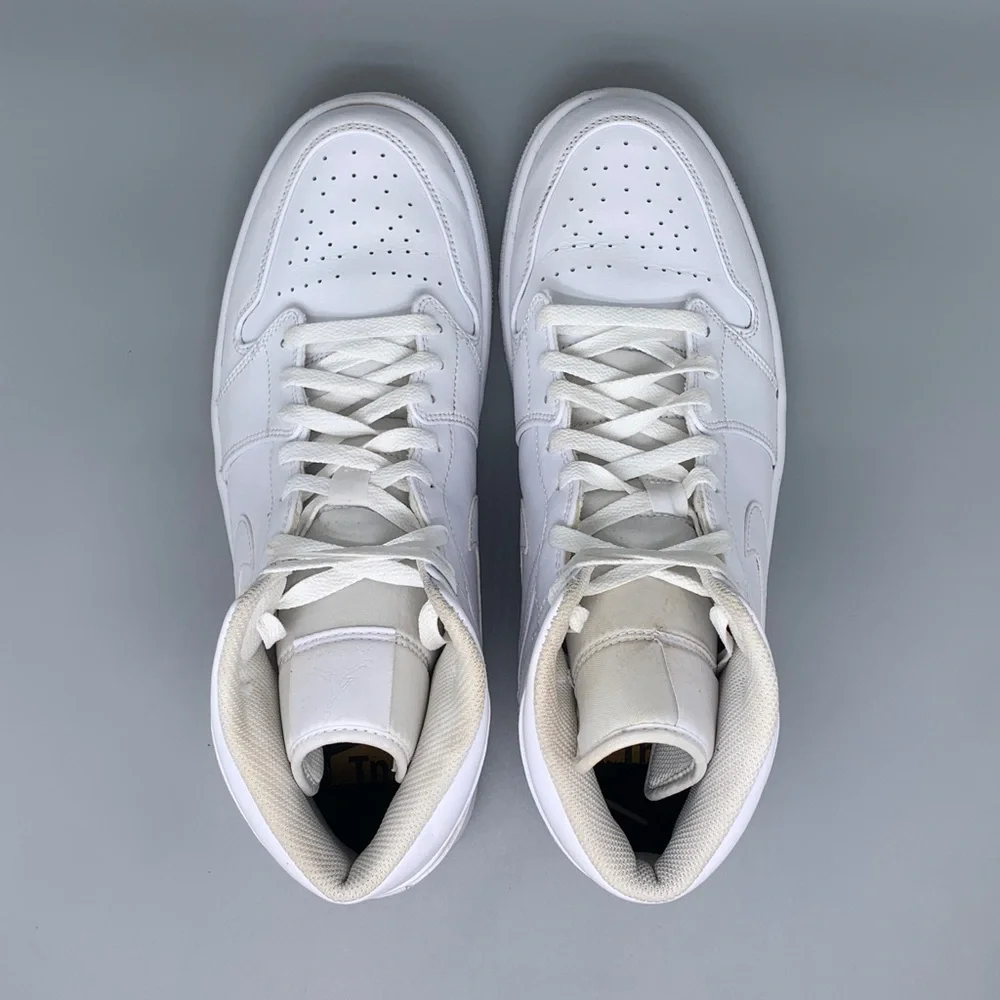 Jordan 1 Mid Triple‎ White Basketball Shoes 554724‑136 Men’s Sz 12 EU 46